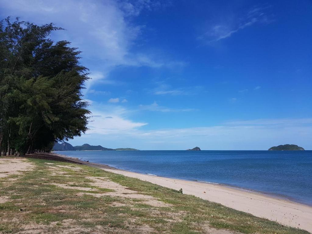 Pearl By The Sea Resort Prachuap Khiri Khan Esterno foto